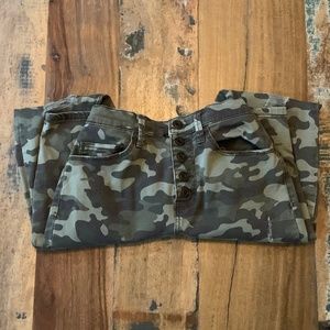 Size 7 Mudd Distressed Camo Jeans